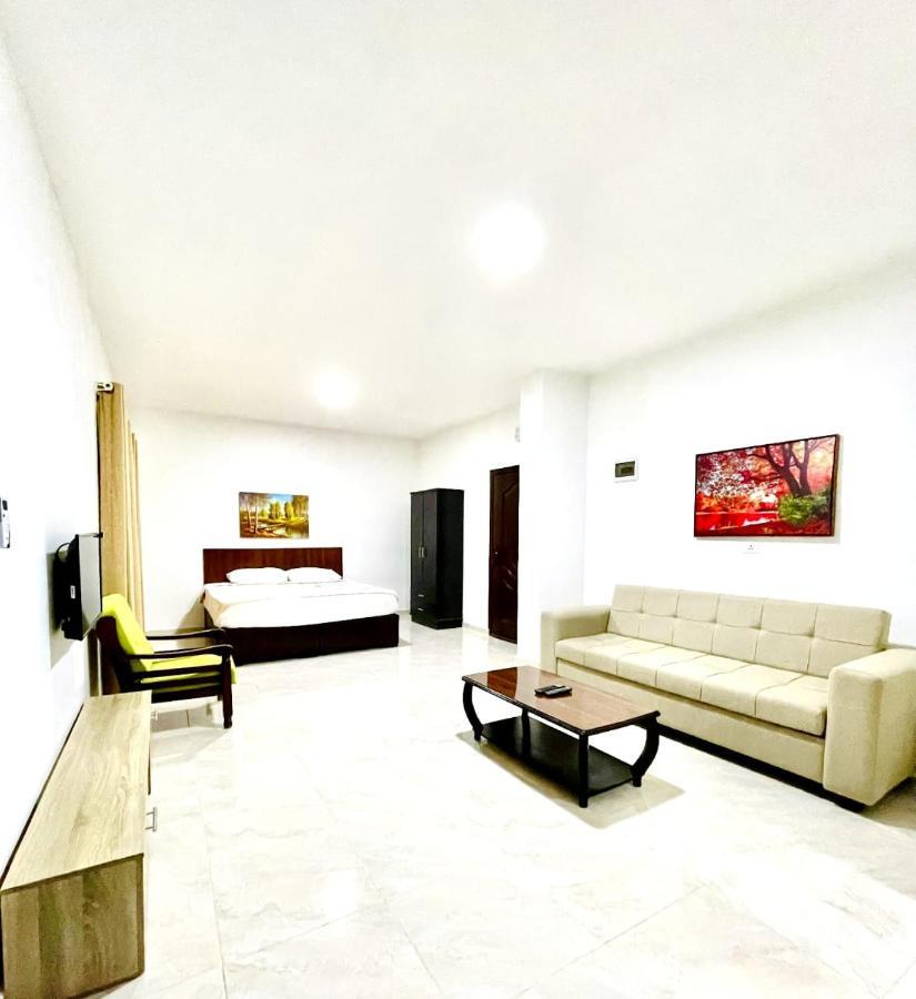 Faraseen Apartments Al Qastal Екстер'єр фото