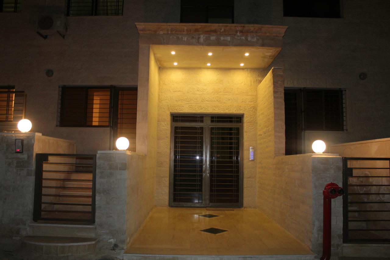 Faraseen Apartments Al Qastal Екстер'єр фото